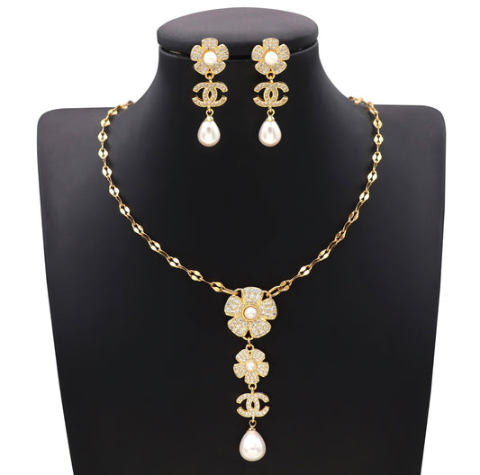 The CC Necklace and Earings Set