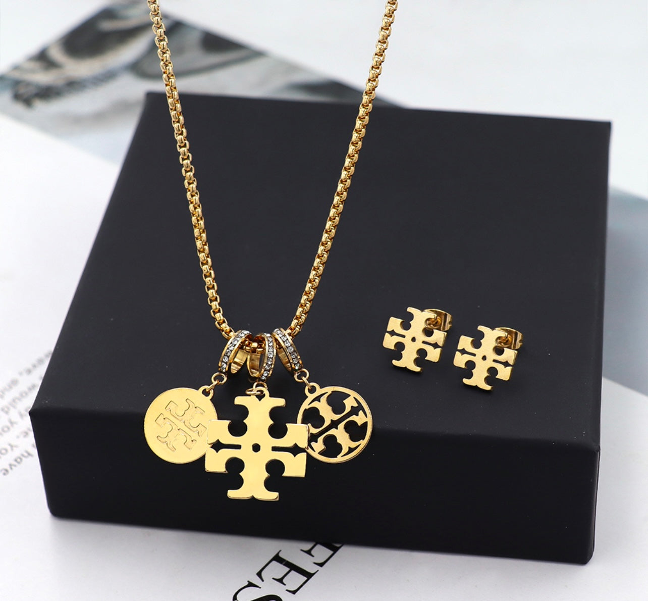 Tri T Necklace and Earings Set