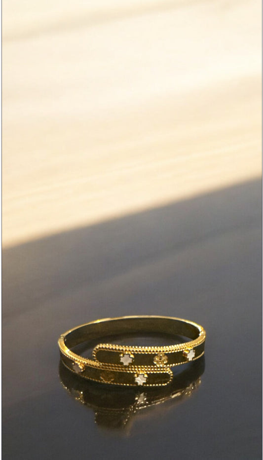 White Clove Bracelet