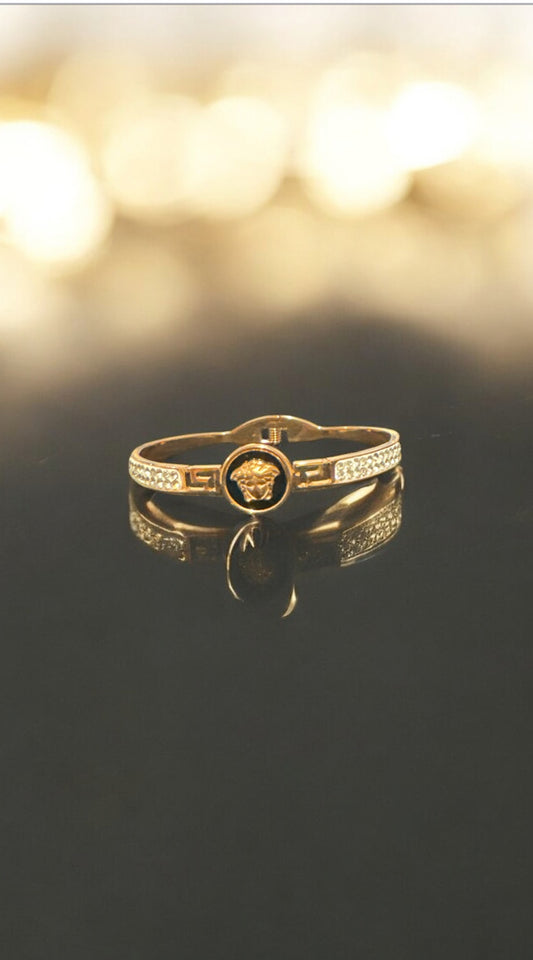 The V Bracelet